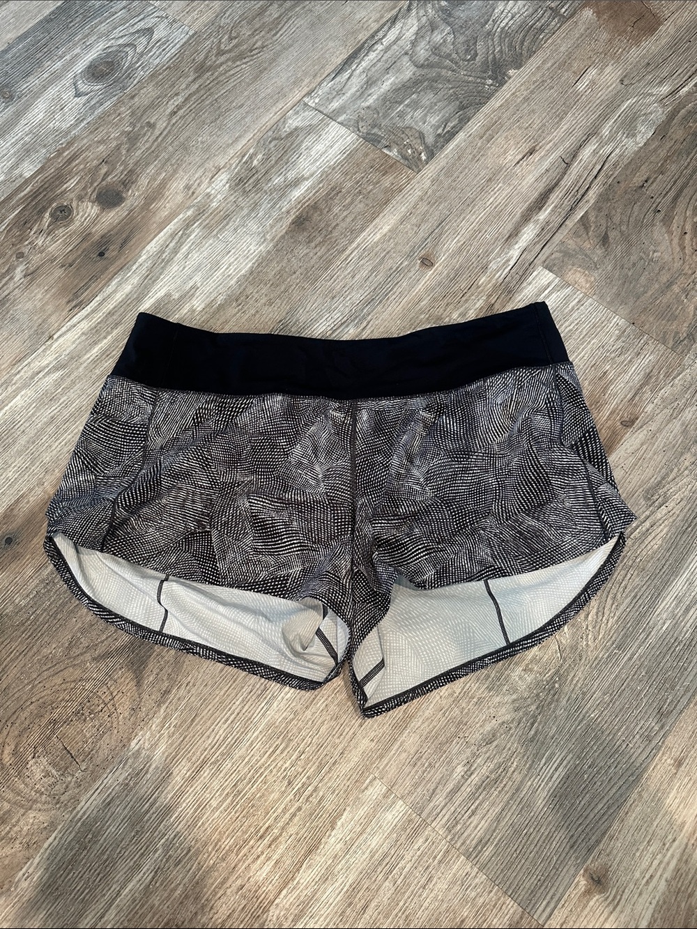 EXCELLENT condition! Lululemon Speed Up Short 
Velocity Mesh Island Mist Black